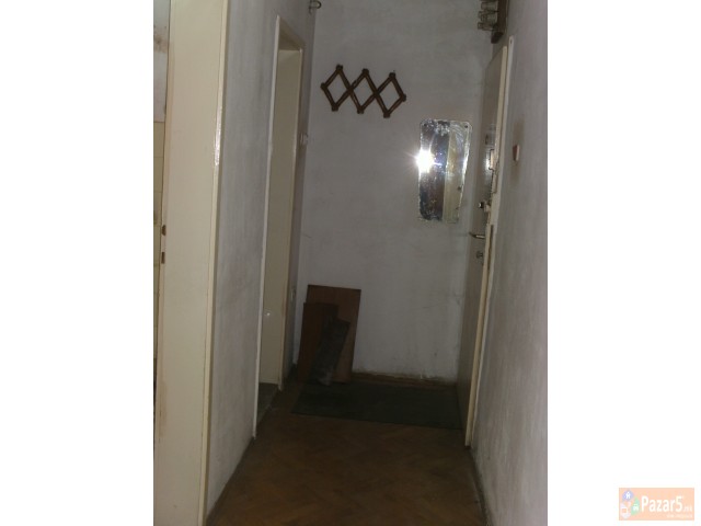 СЕ ПРОДАВА 2-СОБЕН СТАН ВО ЧАИР