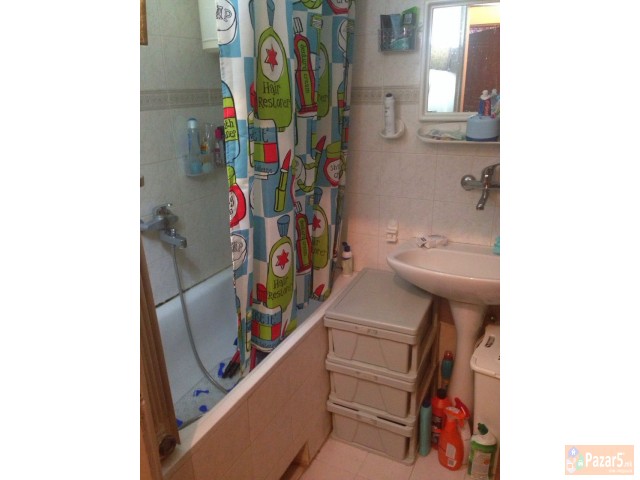 Издавам гарсоњера