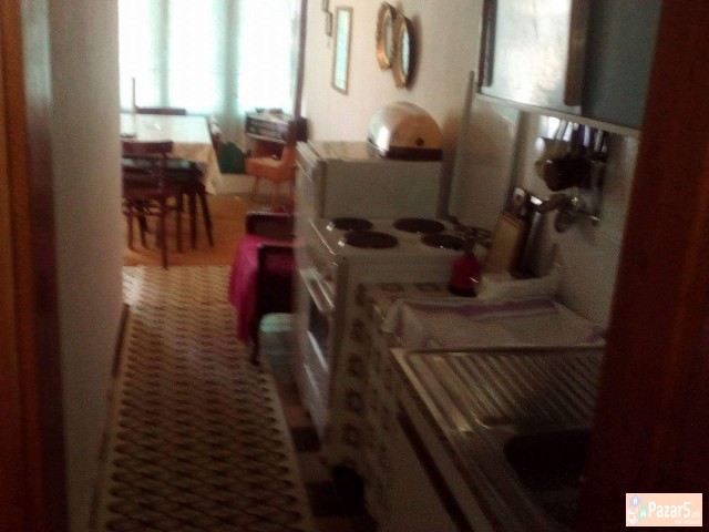 Издавање на викендица во Стење,Преспа.