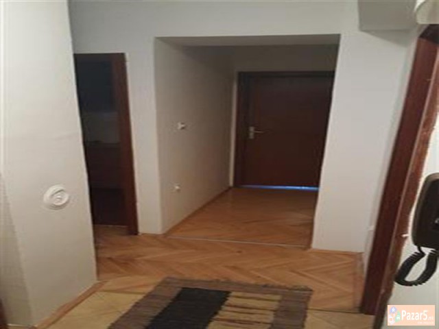 Se Iznajmuva Trosoben Stan Vo Kapishtec