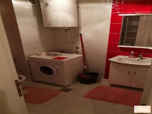 СЕ ИЗДАВА ТРОСОБЕН СТАН ВО АЕРОДРОМ