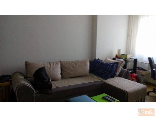 Izdavam Prekrasna Garsonjera