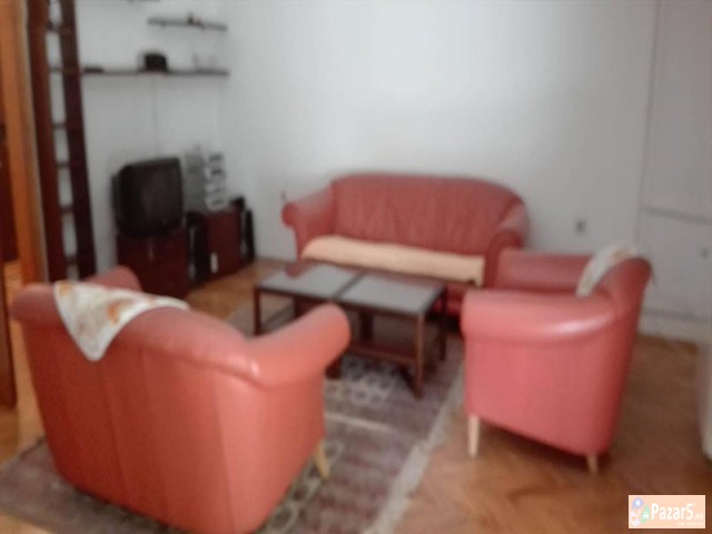 Se Iznajmuva Dvosoben Stan Vo Centar