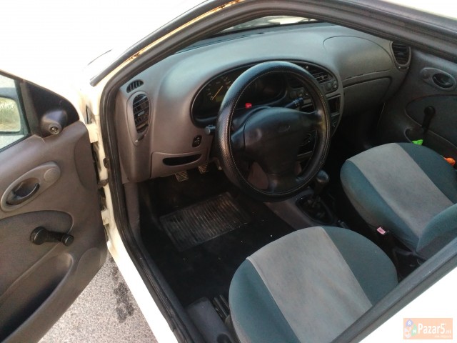 Ford Fiesta 1.3 -so 132.800km Prva Boja