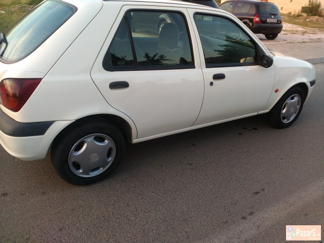 Ford Fiesta 1.3 -so 132.800km Prva Boja