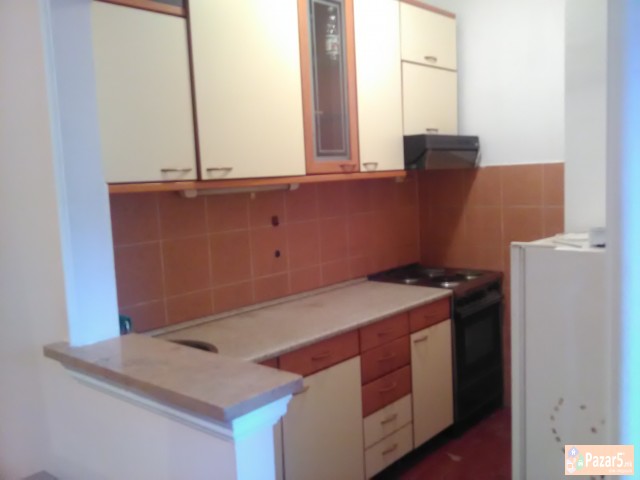 СЕ ИЗДАВА 3-СОБЕН СТАН ВО КАРПОШ 4