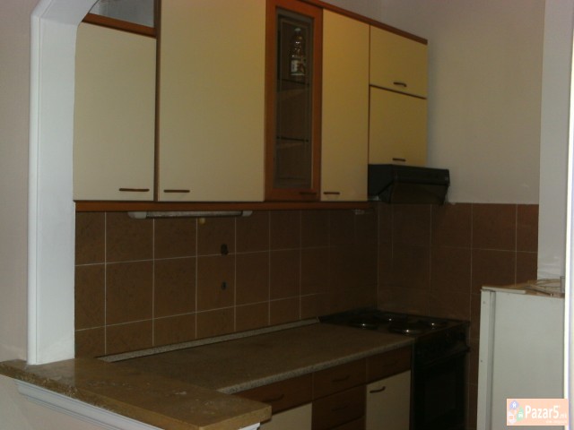 СЕ ИЗДАВА 3-СОБЕН СТАН ВО КАРПОШ 4