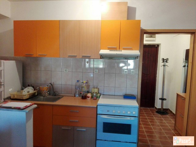 СЕ ИЗДАВА НОВ ДВОСОБЕН СТАН КАЈ НОВА ЖЕЛЕЗНИЧКА