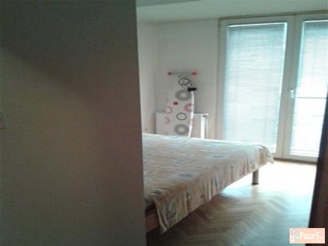 СЕ ИЗДАВА ДВОСОБЕН СТАН ВО ЦЕНТАР