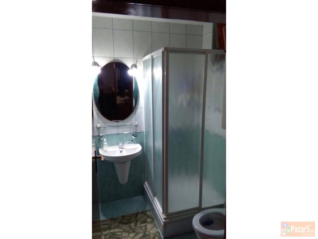 Plac So Kuka Vo Gorno Sonje - Kostan