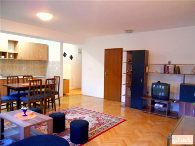 СЕ ИЗДАВА ДВОСОБЕН СТАН ВО КИСЕЛА ВОДА