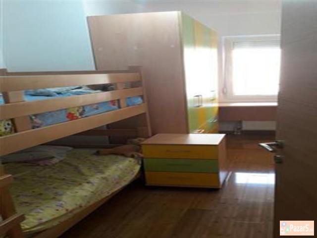 СЕ ИЗДАВА ТРОСОБЕН СТАН ВО АЕРОДРОМ