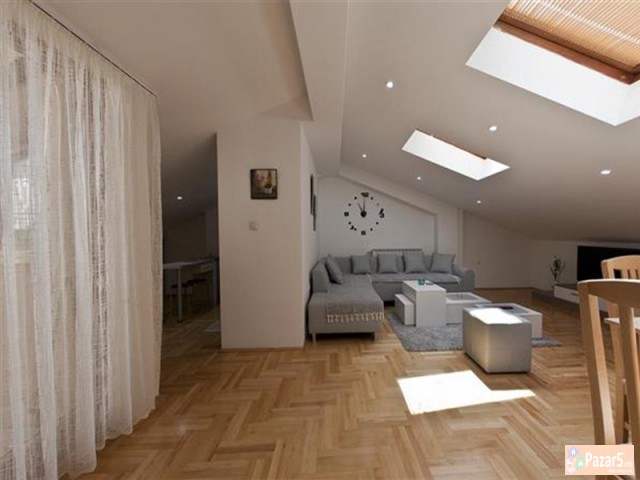 Se Iznajmnuva Dvosoben Stan Vo Centar