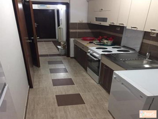 СЕ ИЗДАВА ТРОСОБЕН СТАН КАЈ НОВА ЖЕЛЕЗНИЧКА