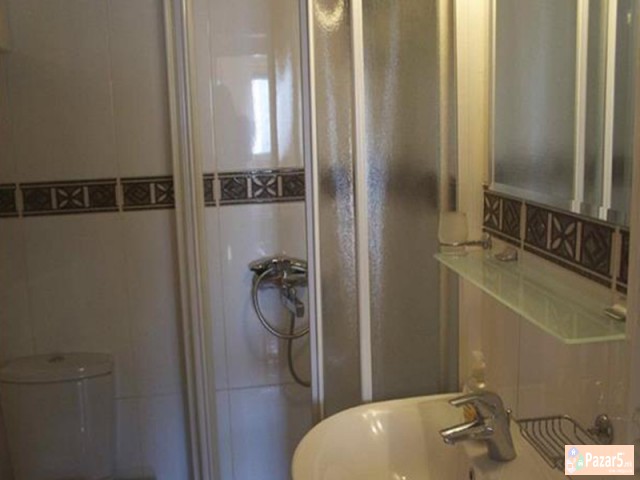 Se Iznajmuva Trosoben Stan Vo Centar