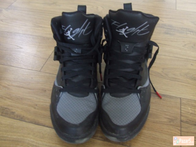 Продавам три пара Џорданки