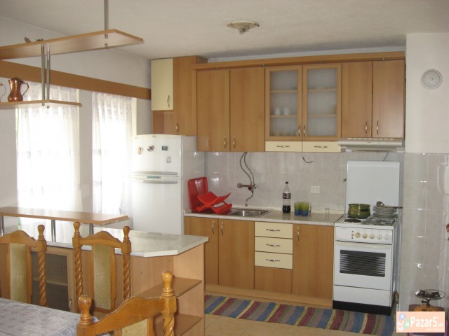 Izdavam Apartmani Vo Pestani-ohrid