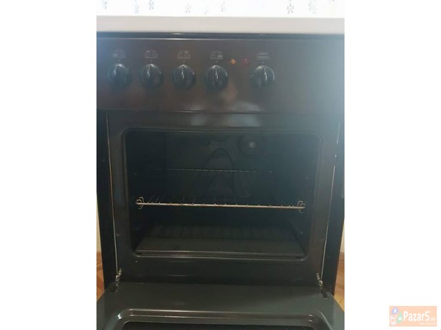 Електричен шпорет