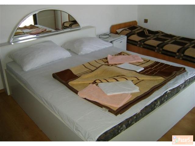 Издавам соби во Охрид