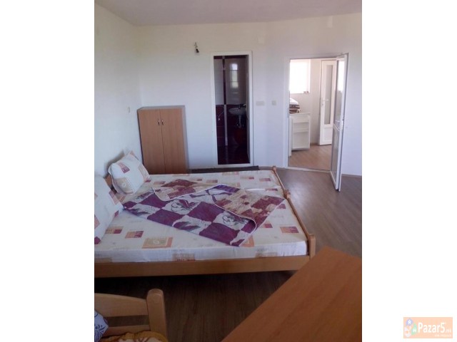 Издавам соби во Охрид