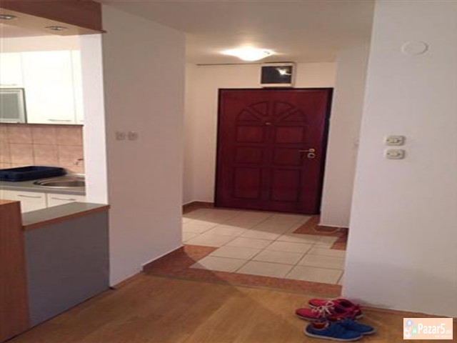 СЕ ИЗДАВА ТРОСОБЕН СТАН ВО КИСЕЛА ВОДА