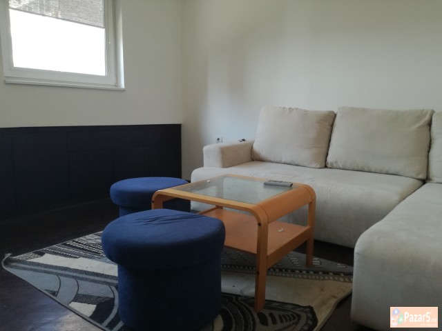  Издавам гарсоњера во Скопје Центар