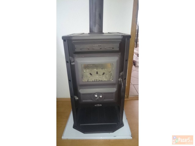 Се продава пеќка на тврдо гориво ( дрва, јаглен, б