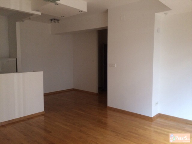 СЕ ИЗДАВА ПРАЗЕН СТАН ВО ЦЕНТАР/ БУЊАКОВЕЦ