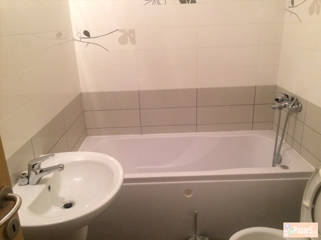 СЕ ИЗДАВА ПРАЗЕН СТАН ВО ЦЕНТАР/ БУЊАКОВЕЦ