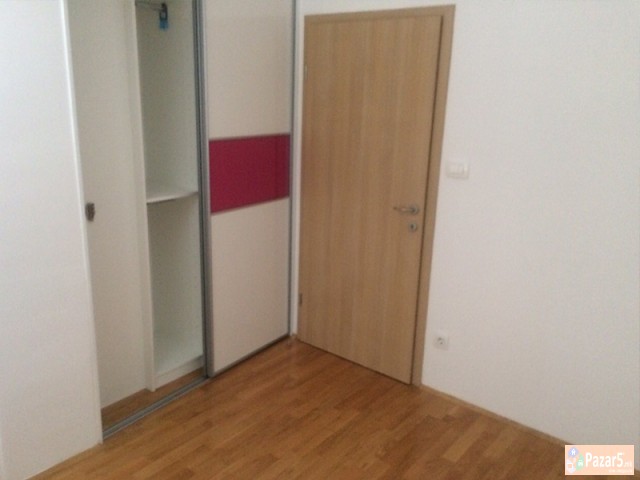 СЕ ИЗДАВА ПРАЗЕН СТАН ВО ЦЕНТАР/ БУЊАКОВЕЦ