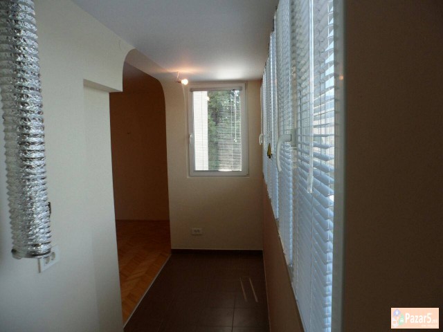 Se Prodava Kompletno Renoviran Stan