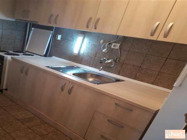 СЕ ИЗДАВА ДВОСОБЕН СТАН ВО ЦЕНТАР