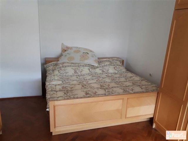 СЕ ИЗДАВА ДВОСОБЕН СТАН ВО ЦЕНТАР