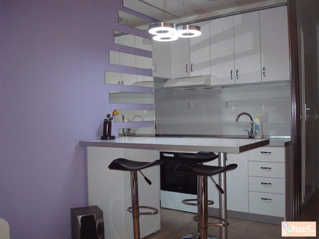 СЕ ИЗДАВА ТРОСОБЕН СТАН ВО ДЕБАР МААЛО