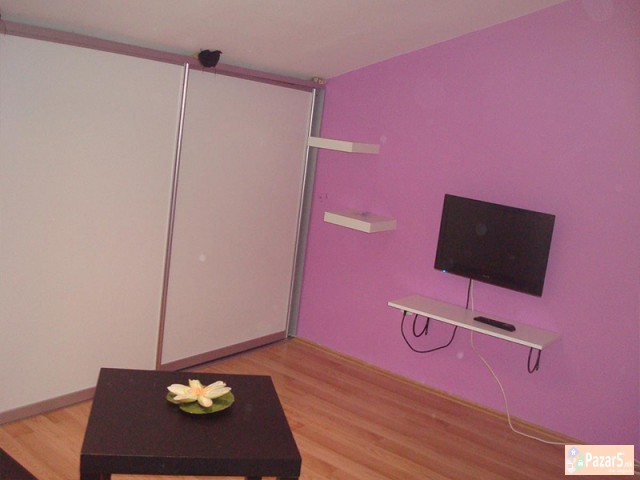 СЕ ИЗДАВА ТРОСОБЕН СТАН ВО ДЕБАР МААЛО