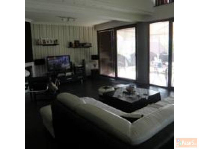 Kuka 270m2 - Dolno Sonje