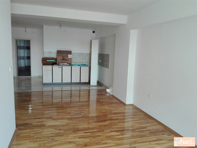 СЕ ИЗДАВА ПРАЗЕН ЧЕТВОРОСОБЕН СТАН ВО КАРПОШ 4