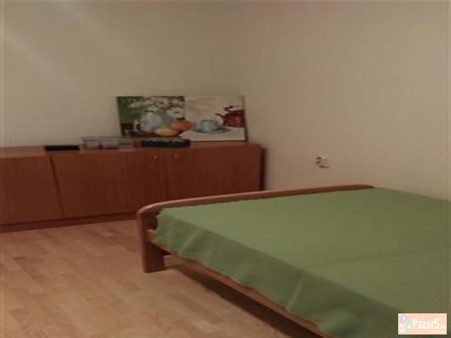 СЕ ИЗДАВА ТРОСОБЕН НАМЕСТЕН СТАН ВО АЕРОДРОМ