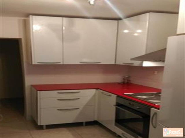 СЕ ИЗДАВА ТРОСОБЕН НАМЕСТЕН СТАН ВО АЕРОДРОМ