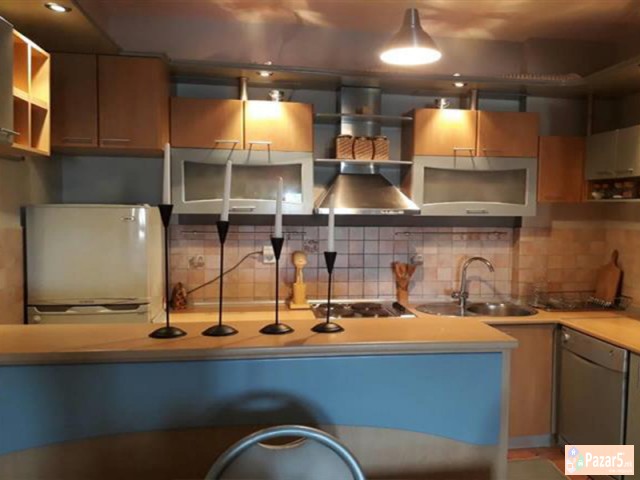 СЕ ИЗДАВА ТРОСОБЕН СТАН КАЈ НОВА ЖЕЛЕЗНИЧКА