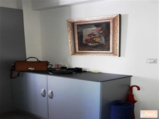 СЕ ИЗДАВА ТРОСОБЕН СТАН ВО ДЕБАР МААЛО