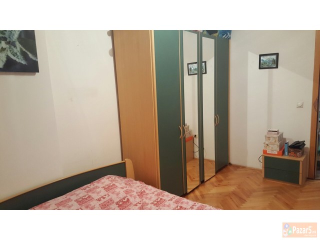 Izdavam Stan Na Stara Rampa