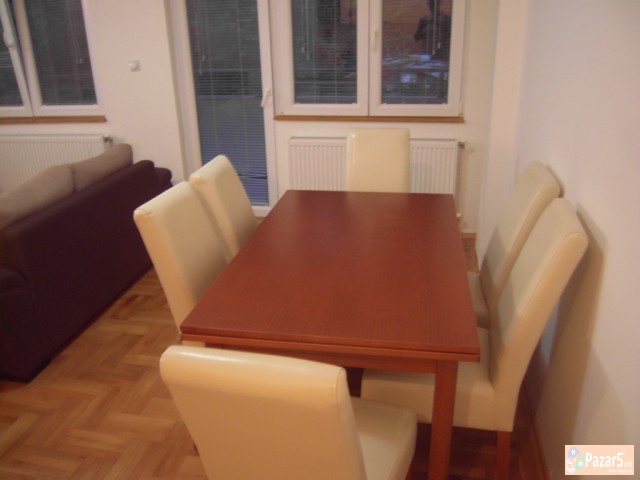 Се изнајмува двособен стан во Центар