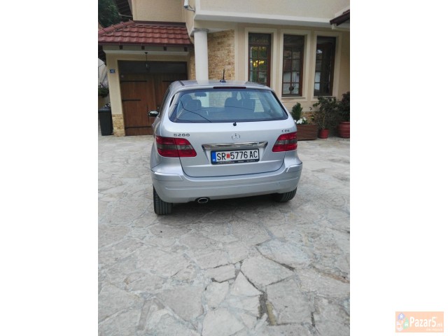 Mercedes Benz B200