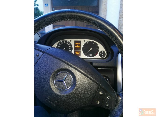 Mercedes Benz B200