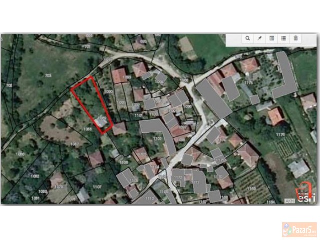 плац со викендица во долно маало лешок