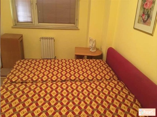 СЕ ИЗДАВА ТРОСОБЕН СТАН ВО АЕРОДРОМ