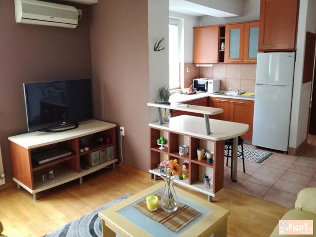 СЕ ИЗДАВА ДВОСОБЕН СТАН ВО ЦЕНТАР/РАМСТОР