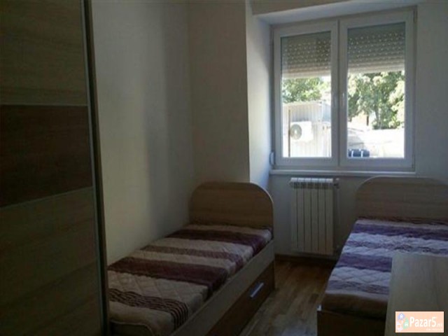 СЕ ИЗДАВА ТРОСОБЕН СТАН ВО АЕРОДРОМ