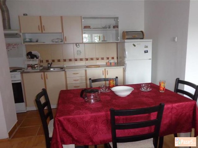 СЕ ИЗДАВА ДВОСОБЕН СТАН КАЈ СИТИ МОЛ